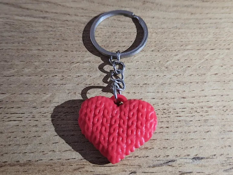 Örme kalpli anahtarlık